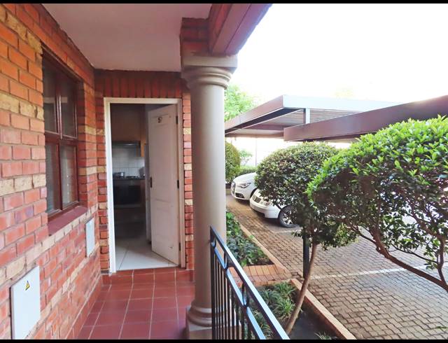 2 BEDROOM APARTMENT FOR SALE IN BRYANSTON